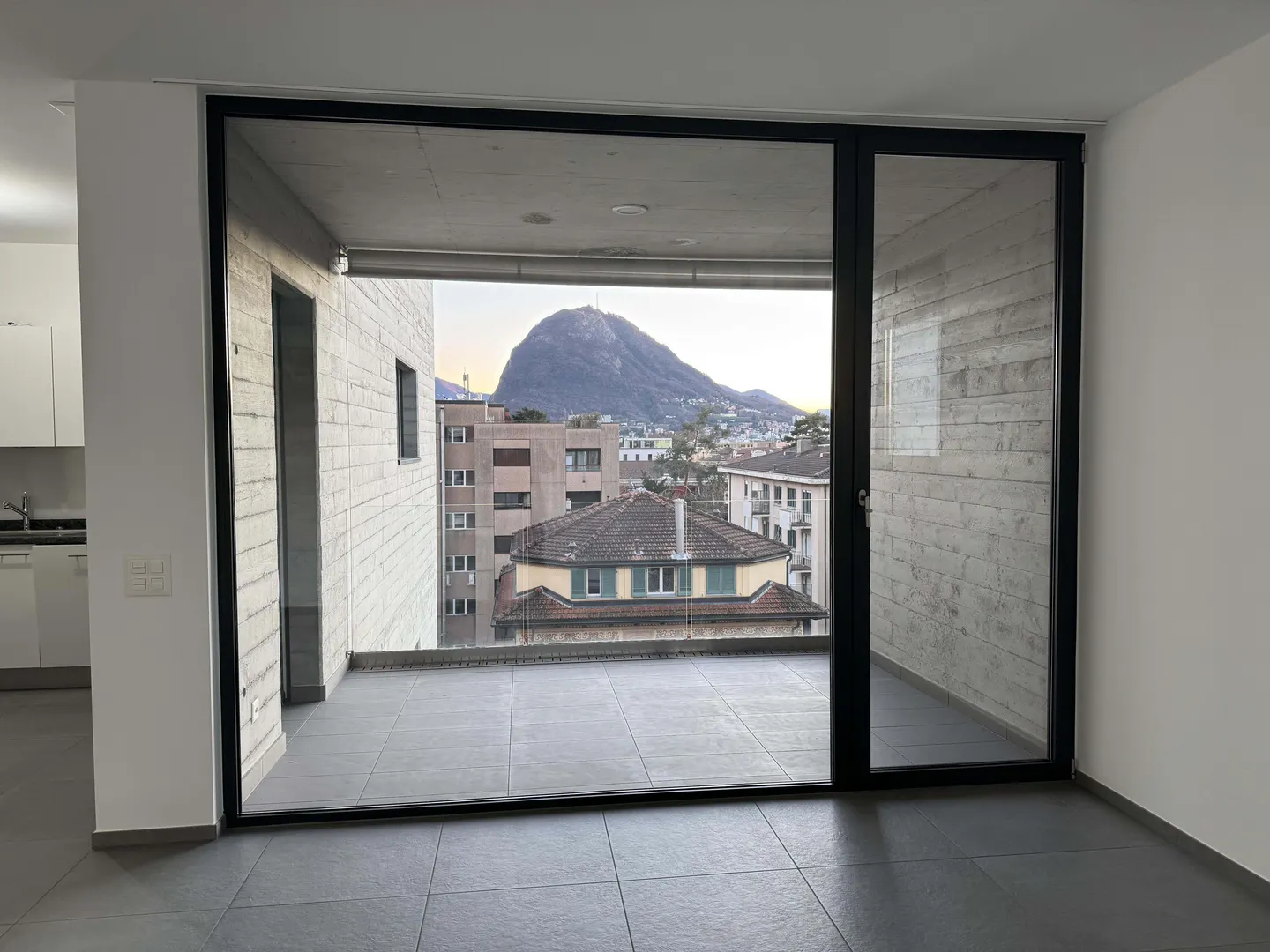Stilvolles Apartment mit Terrasse - Foto 1 von 5