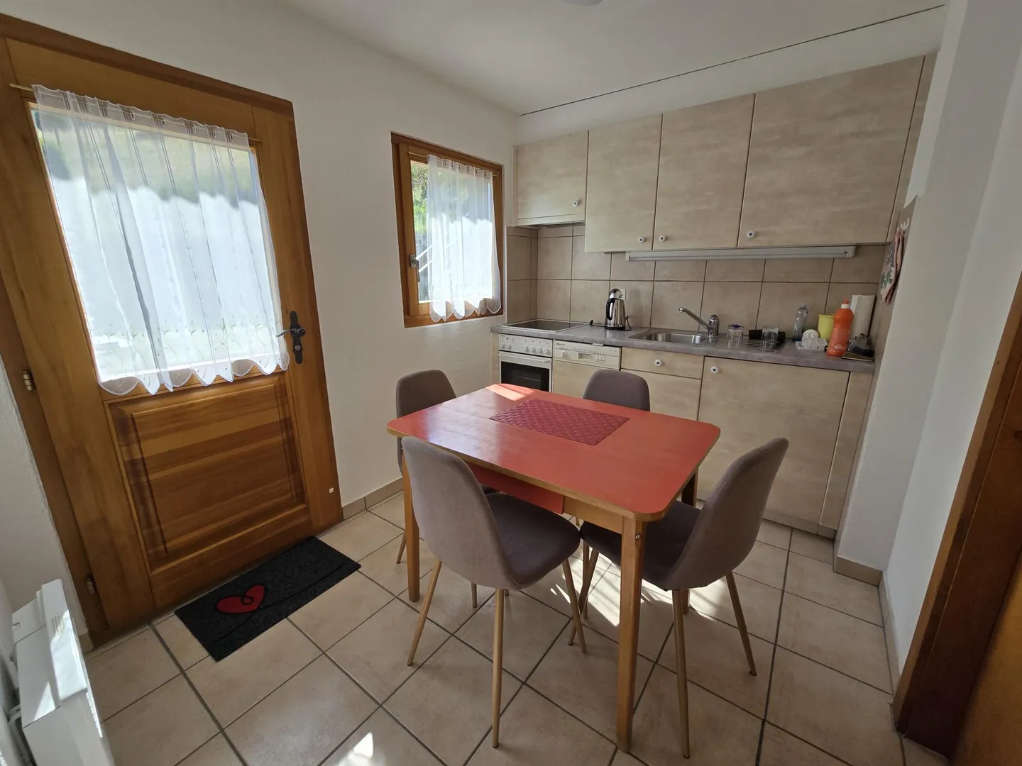 Casa a schiera di 3,5 locali / giardino, posti auto e carnotzet - Foto 7 di 7