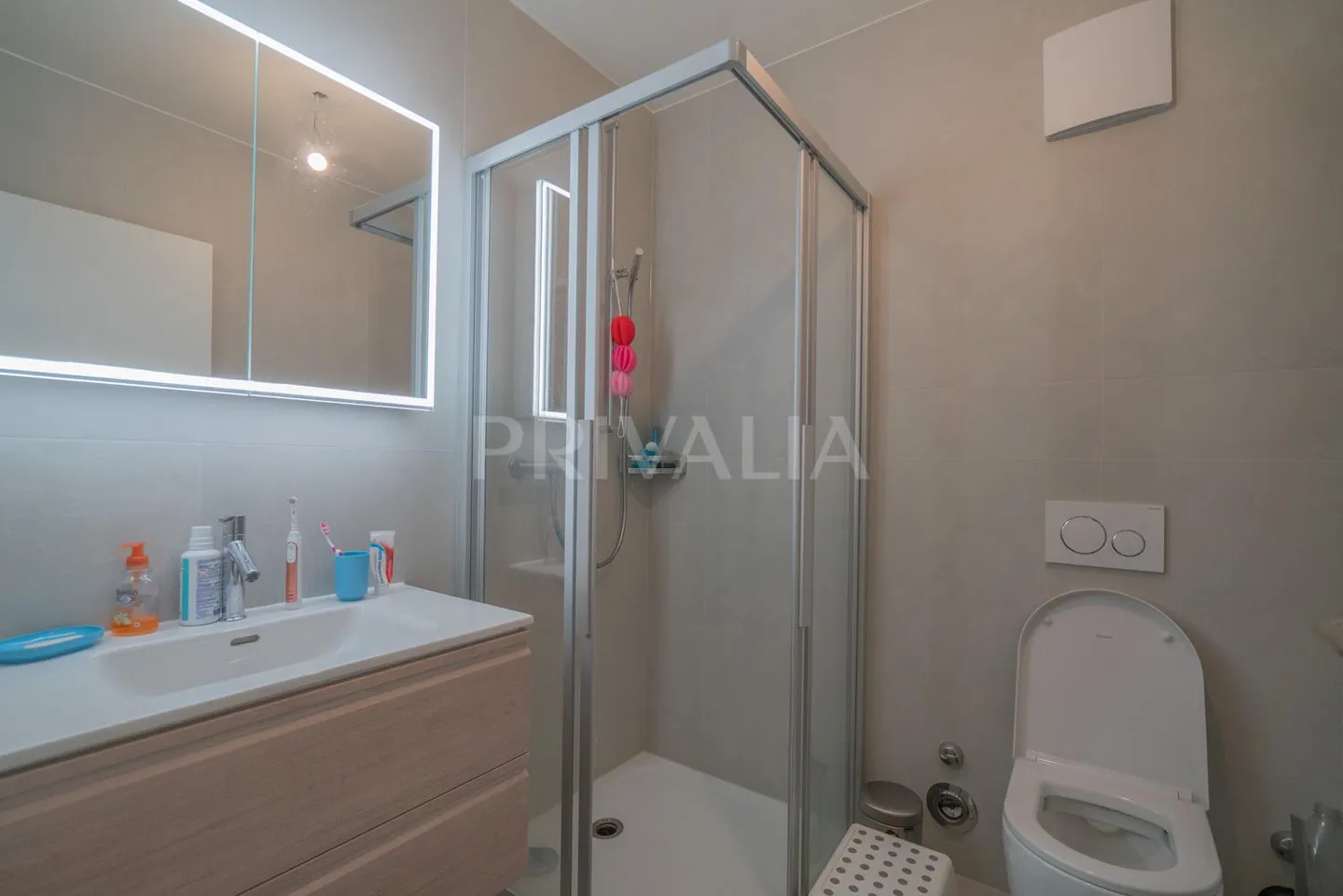Beautiful apartment with balcony and winter garden in a secure residence - Photo 3 of 6