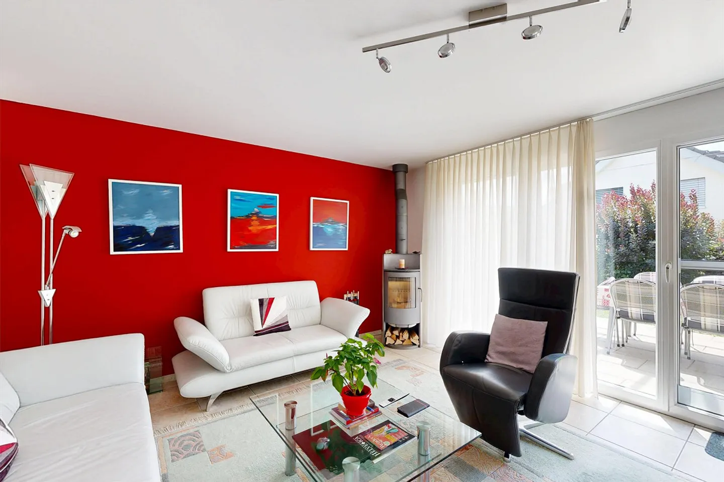 5.5-Room Corner House in Sunny Location - Photo 4 of 15