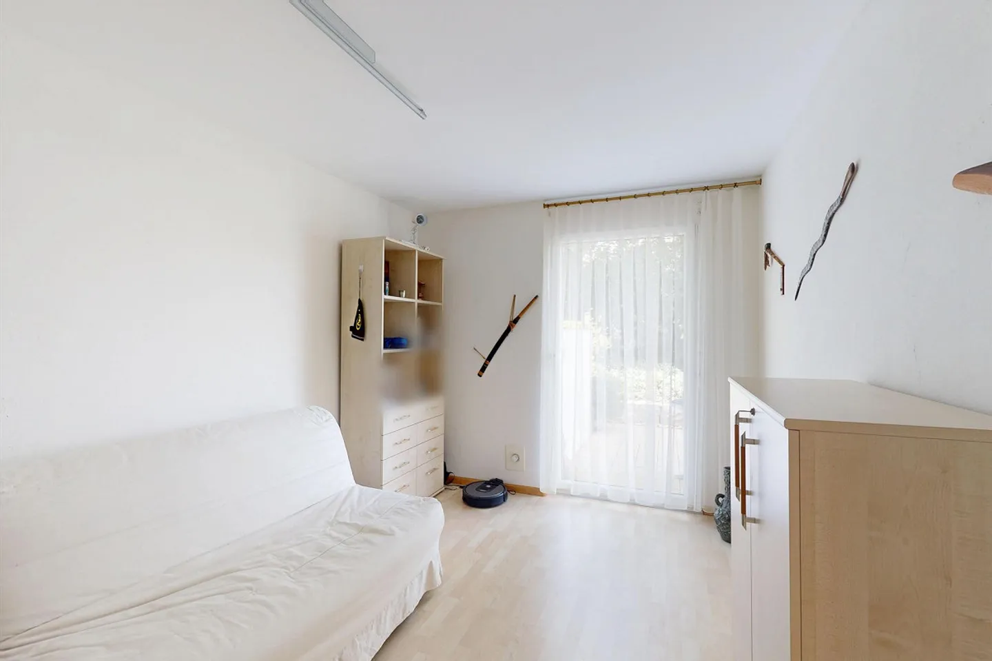 5.5-Room Corner House in Sunny Location - Photo 7 of 15