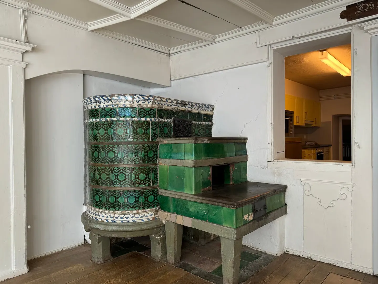 Maison de ville de 7,5 pièces avec détails historiques et de nombreuses possibilités d'utilisation - Photo 3 sur 18