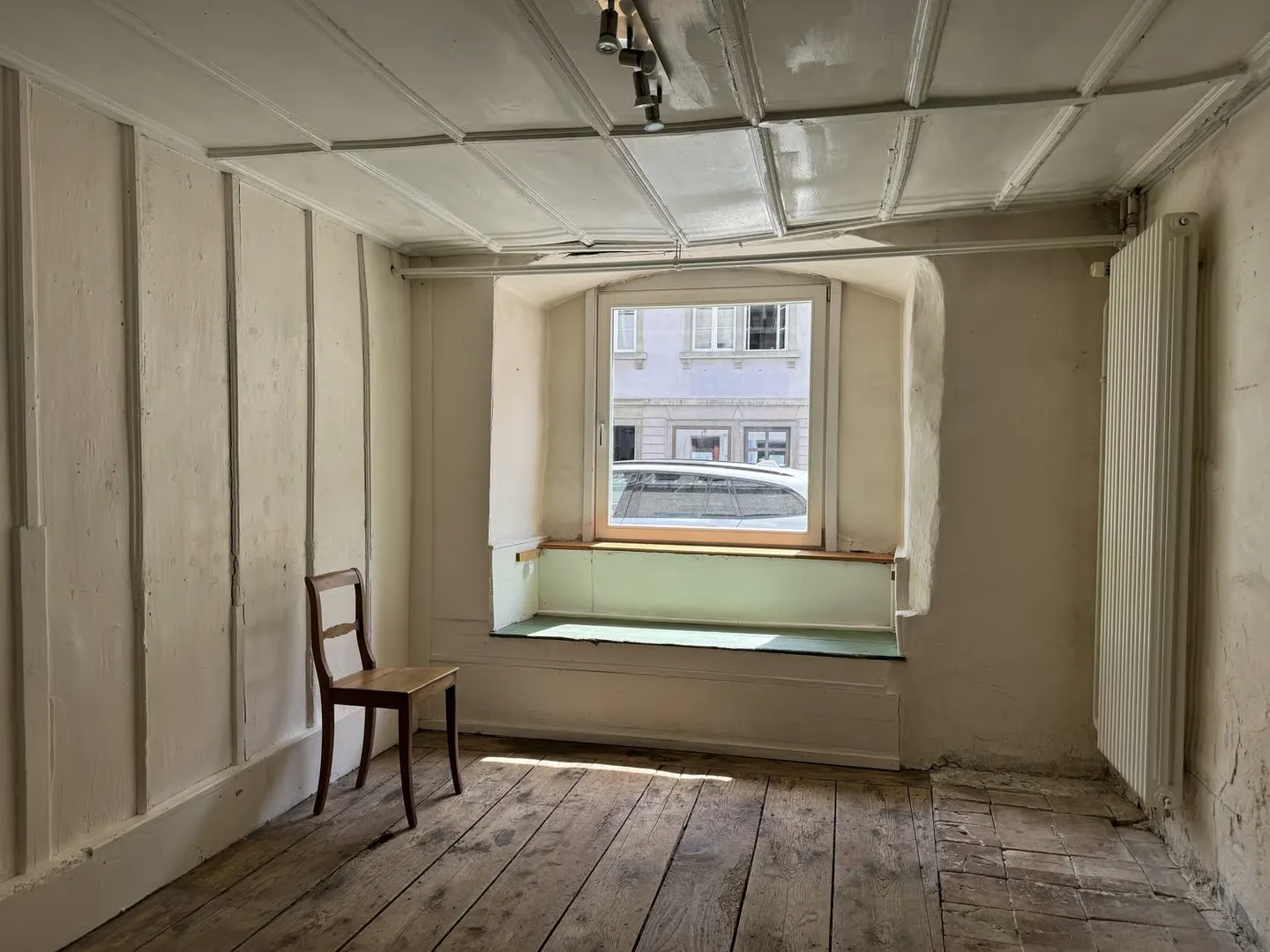 Maison de ville de 7,5 pièces avec détails historiques et de nombreuses possibilités d'utilisation - Photo 4 sur 18