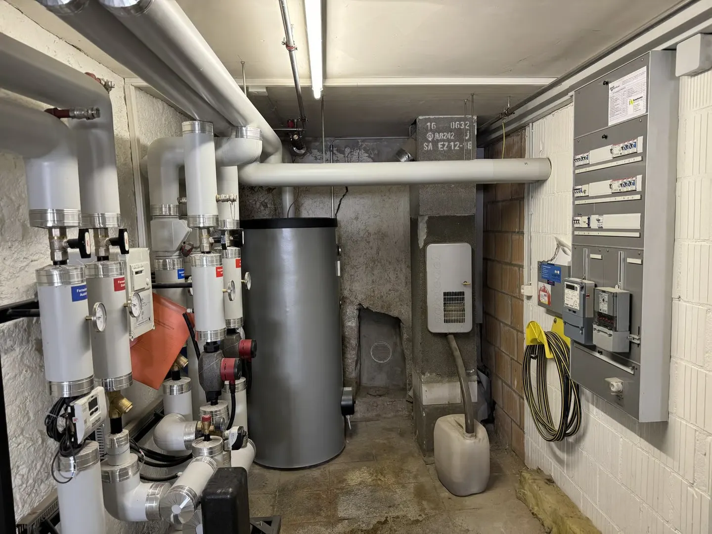 Maison de ville de 7,5 pièces avec détails historiques et de nombreuses possibilités d'utilisation - Photo 15 sur 18