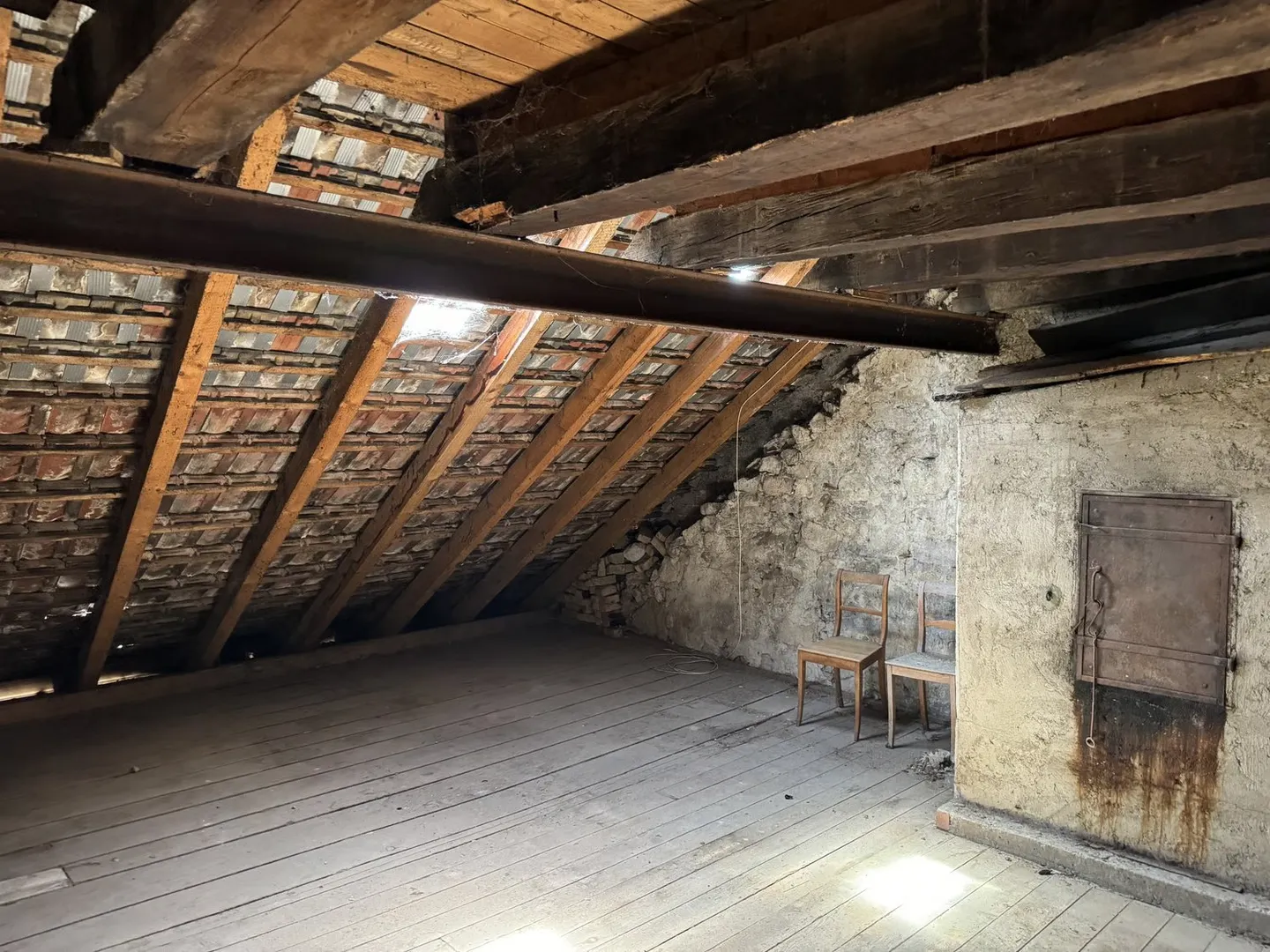 Maison de ville de 7,5 pièces avec détails historiques et de nombreuses possibilités d'utilisation - Photo 16 sur 18