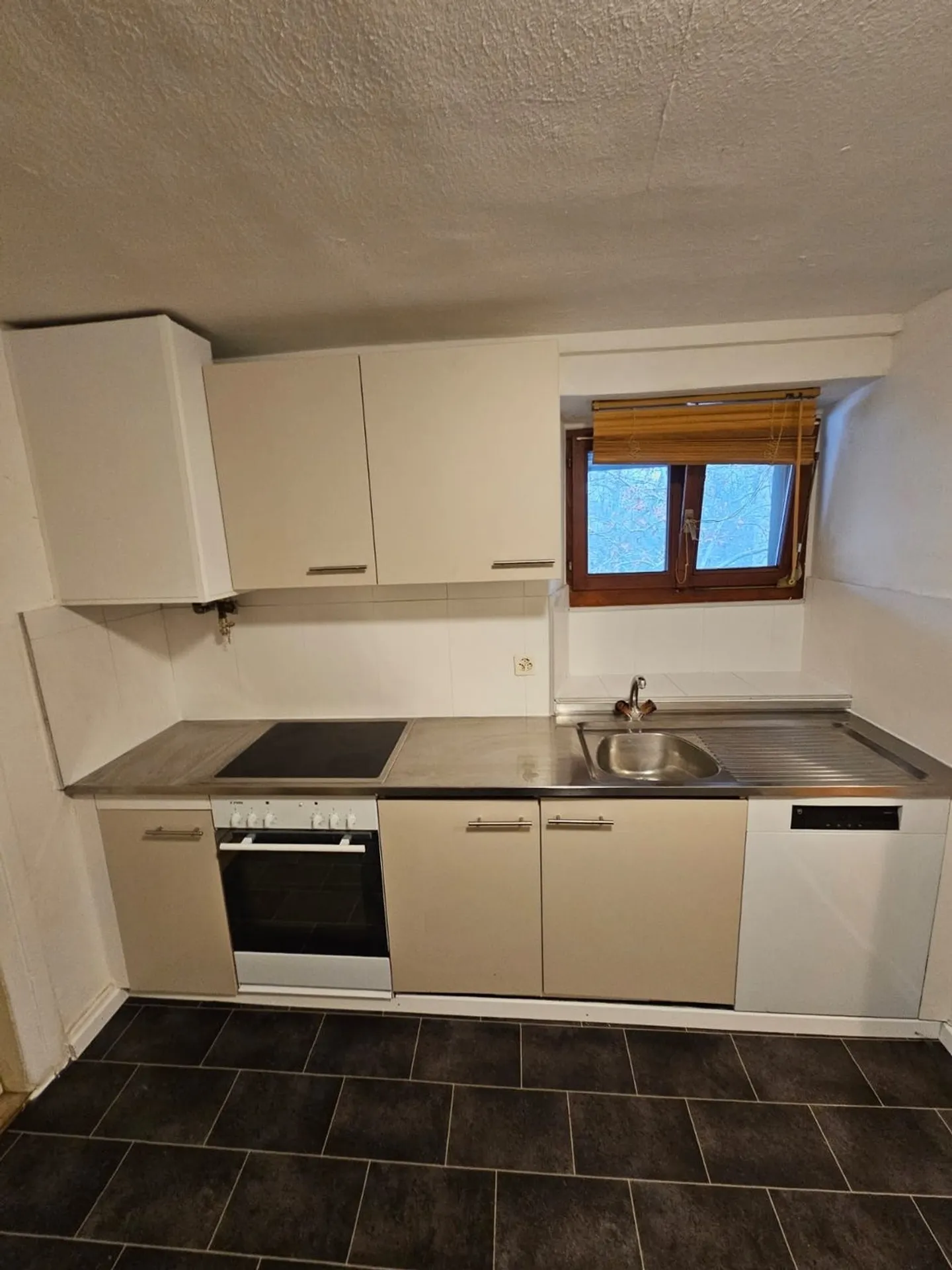 Beautiful 4-room apartment in the heart of Erlinsbach! - Photo 6 of 11