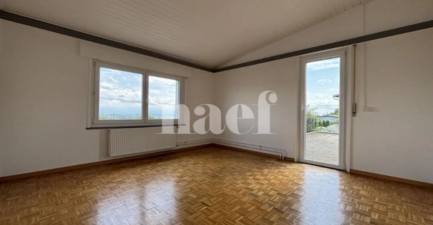 4.5-room house of approximately 126m2 with main apartment - Photo 4 of 12