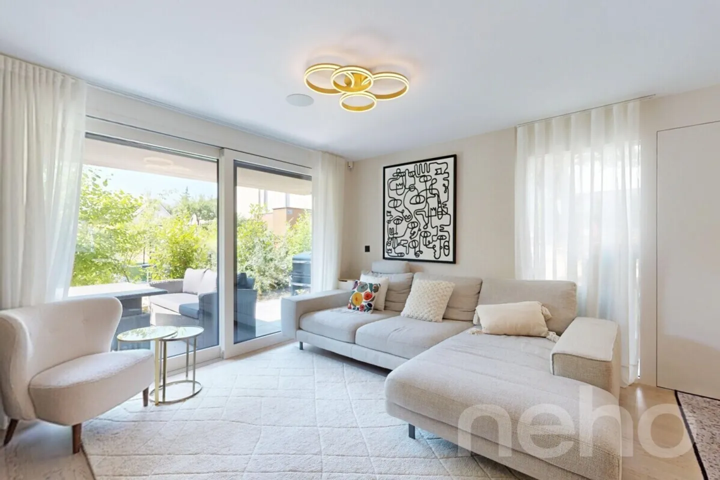 Elegante casa a schiera con giardino privato a Renens - Foto 1 di 12