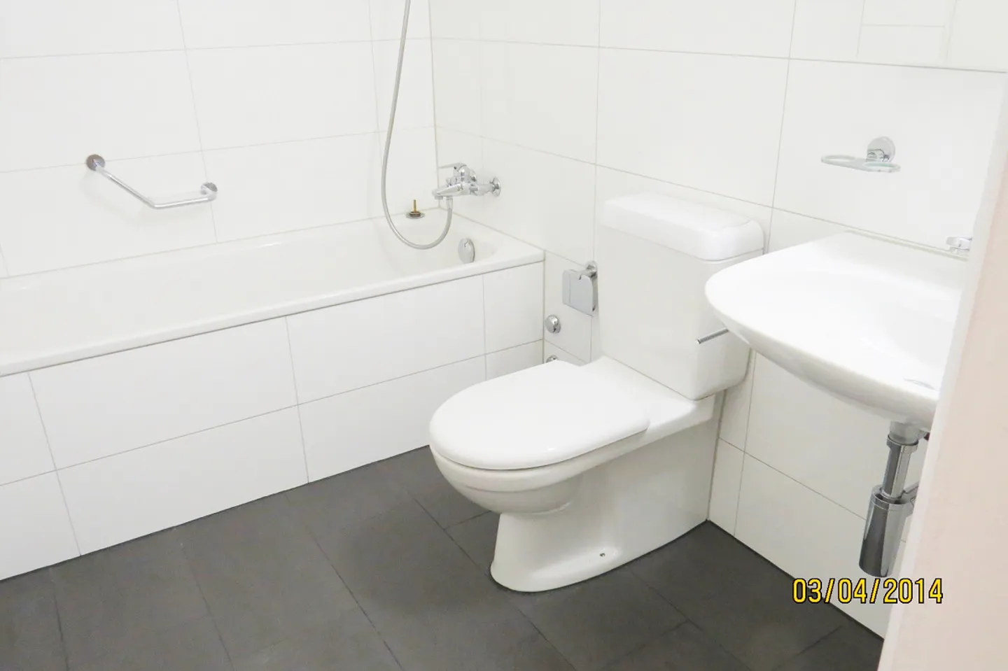 Appartamento 3 stanze 3° piano vicino alla pista di ghiaccio - Foto 9 di 10