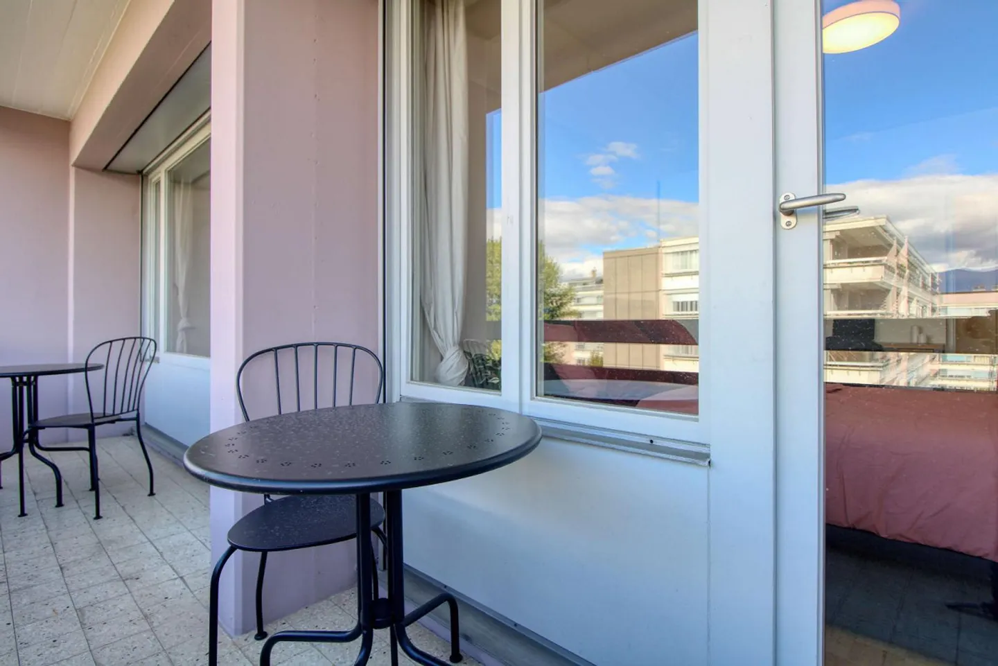 Modern Coliving Apartment in Geneva - Photo 3 of 18