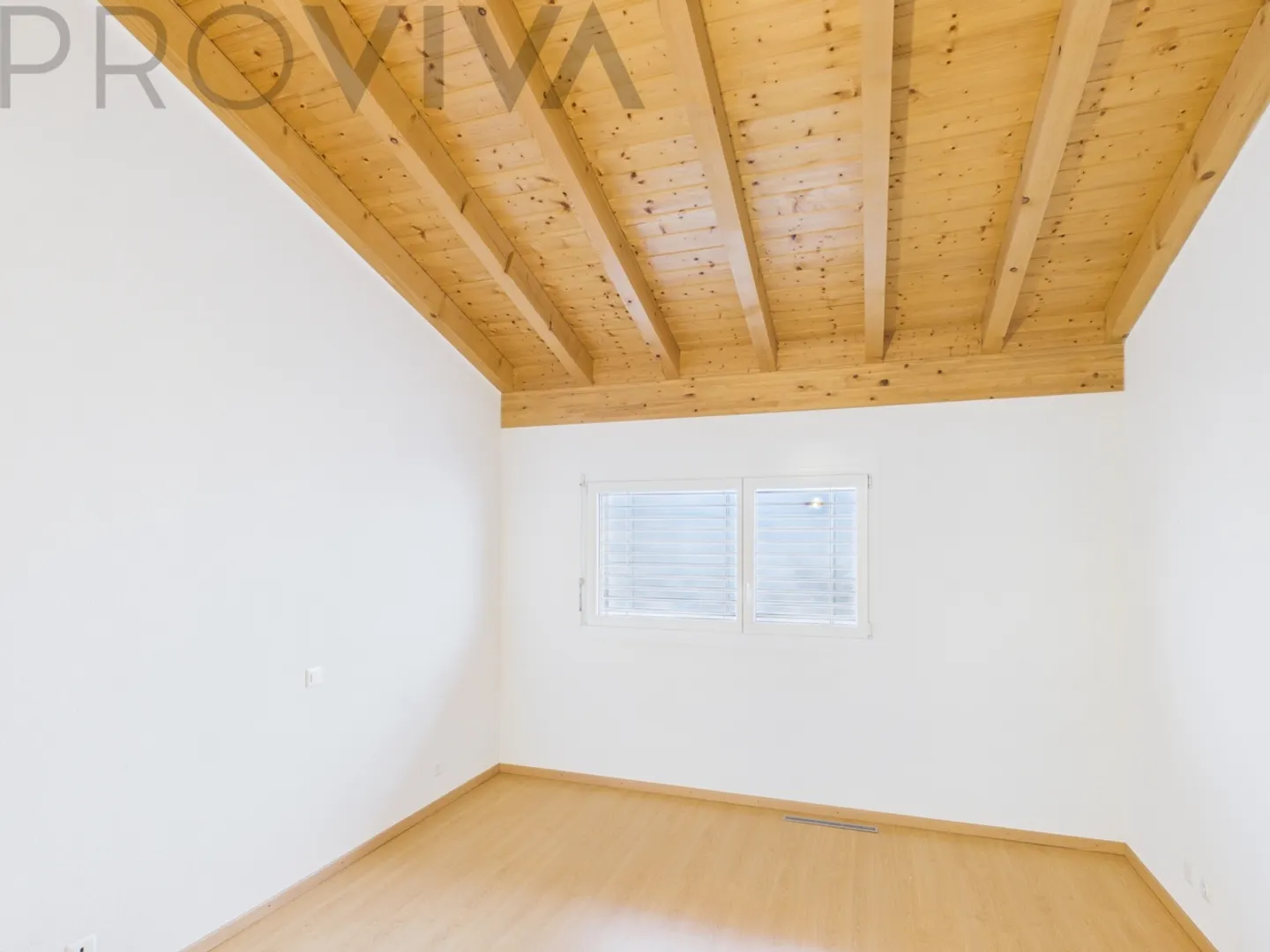 Charming Attic Apartment with Valley View - Photo 4 of 9