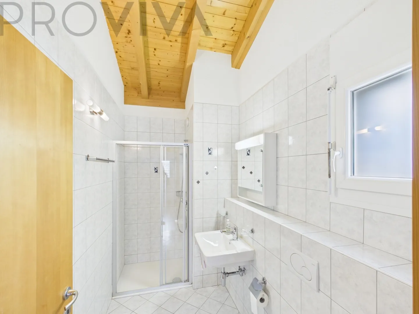 Charming Attic Apartment with Valley View - Photo 5 of 9