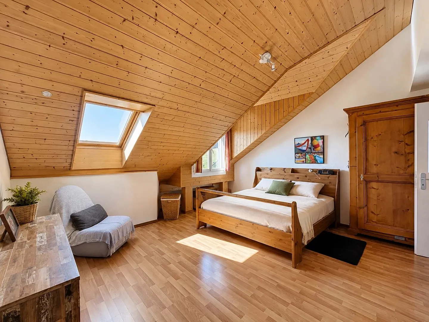 Bright duplex with generous volumes in the heart of Jorat - Photo 9 of 11