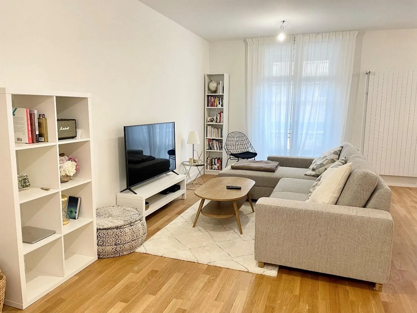 Renovated Apartment Near Train - Photo 6 of 9