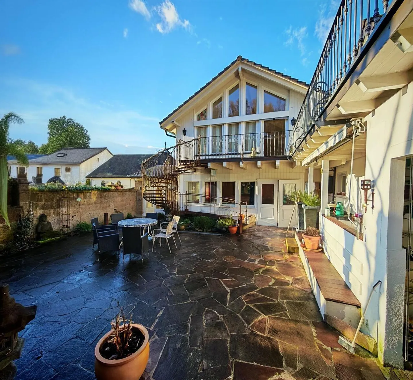 Geräumiges Familienhaus mit Charme - Foto 1 von 6