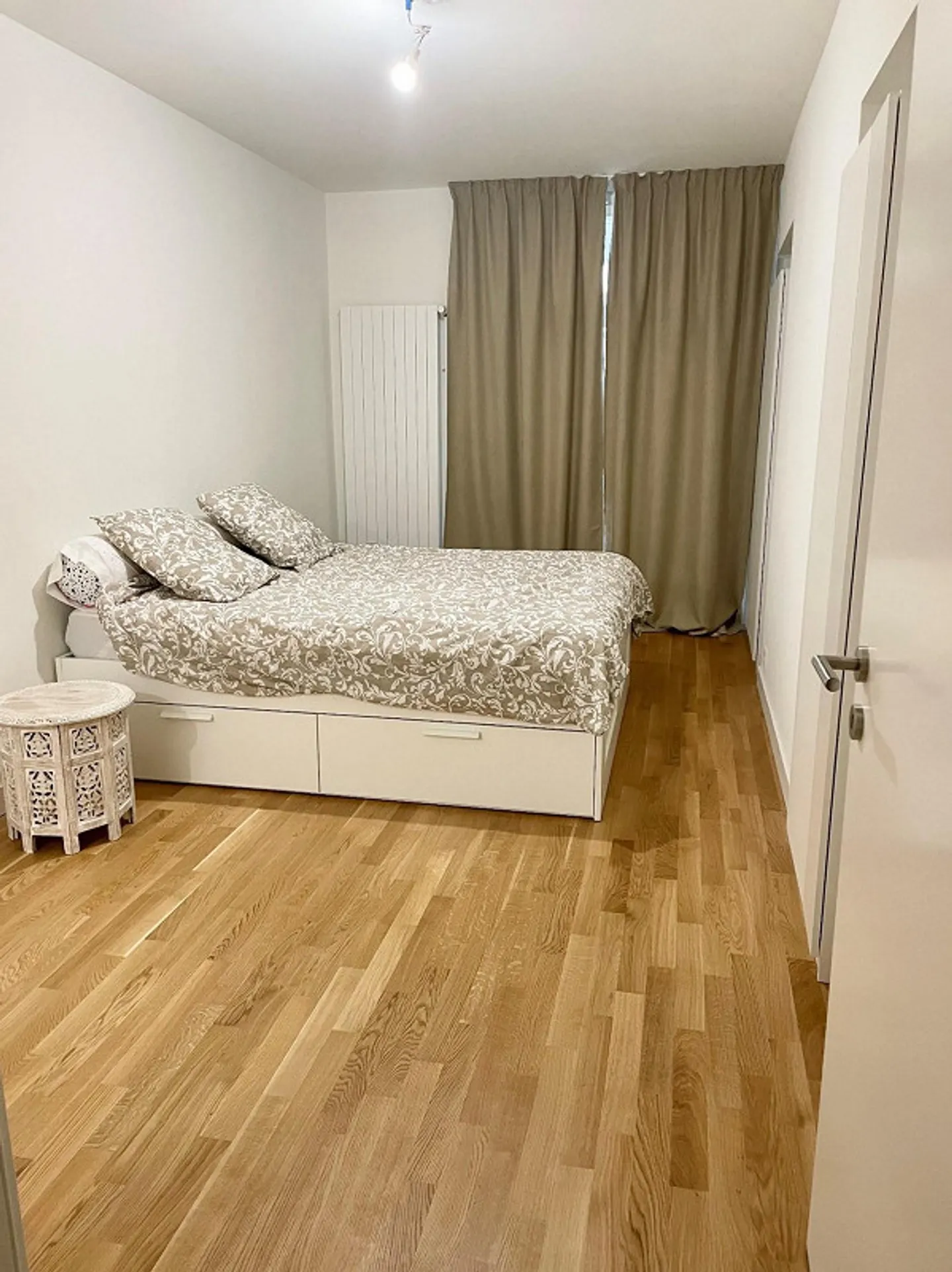 Renovated Apartment Near Train - Photo 9 of 9