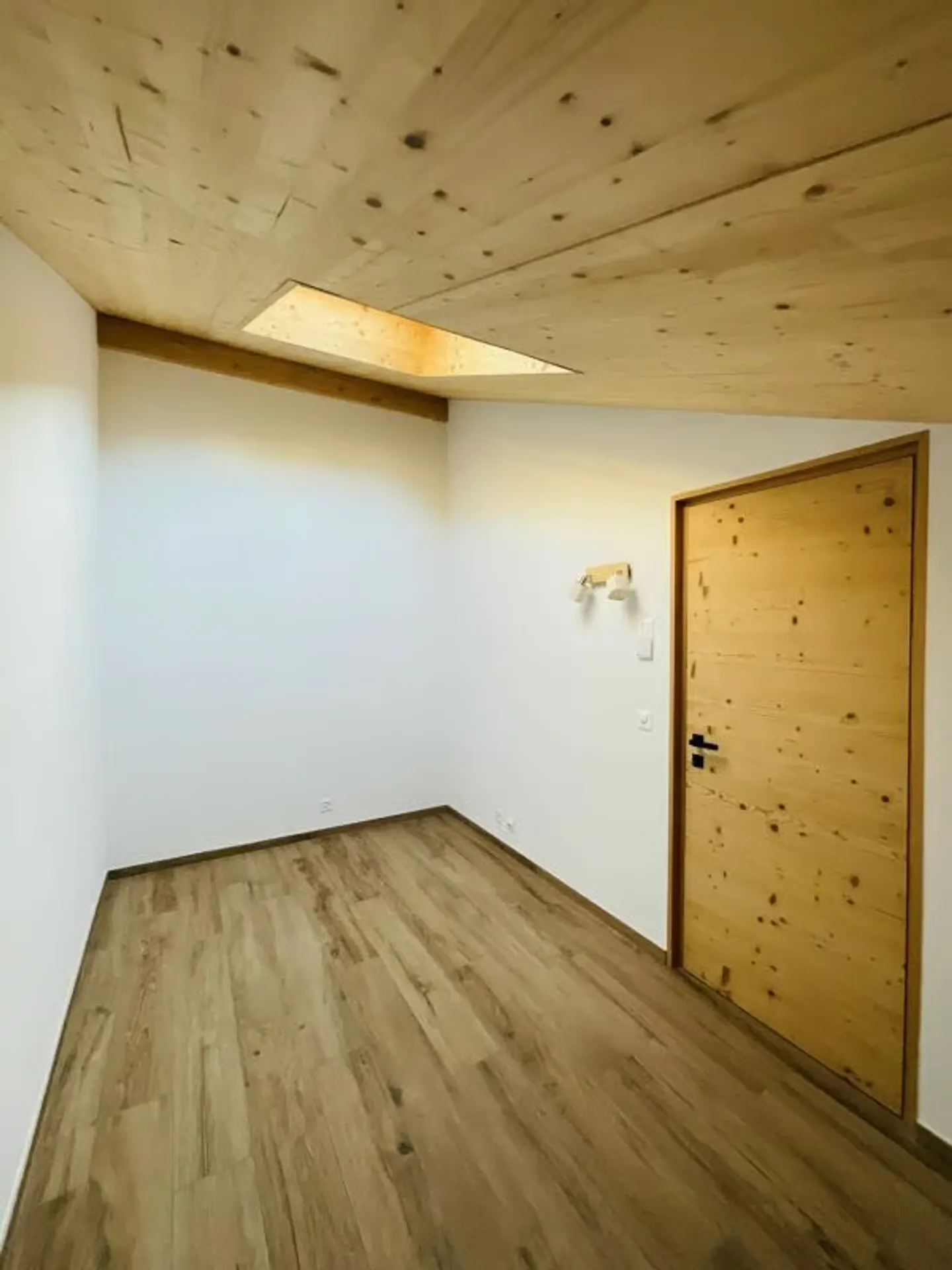 5.5-room apartment in the Medieval Village of Saillon - Photo 23 of 29