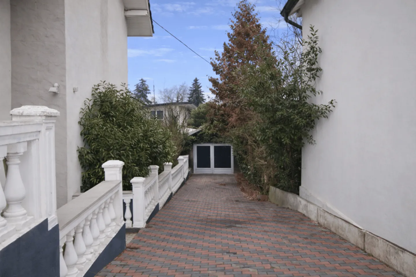 Großes renoviertes Haus mit hohem Vermietungspotenzial - Foto 2 von 6