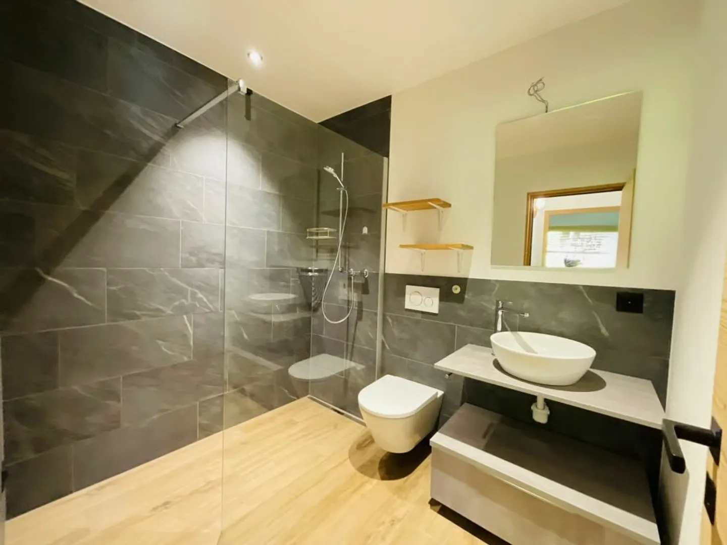 5.5-room apartment in the Medieval Village of Saillon - Photo 19 of 29