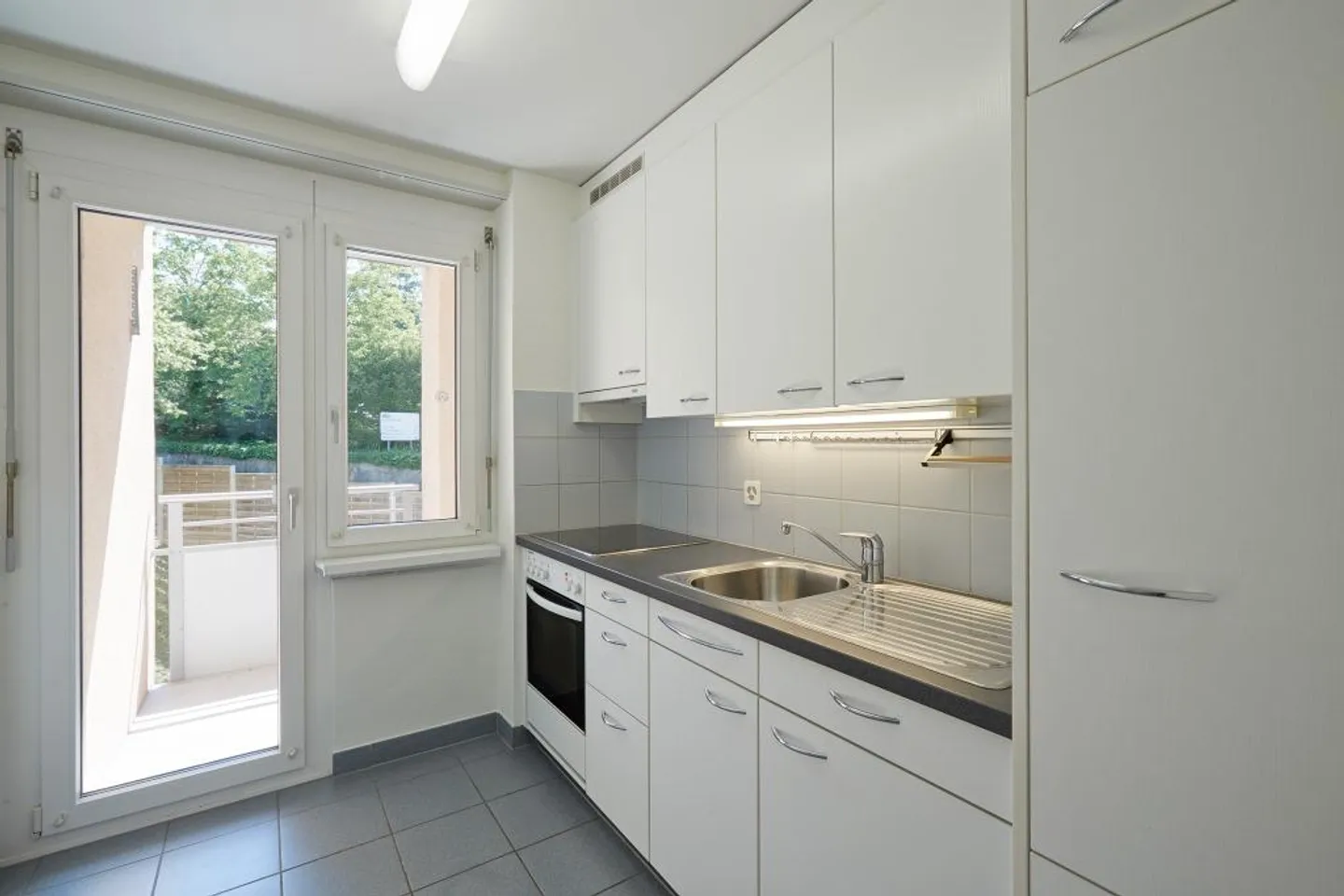 Bel appartement dans un quartier calme - Proche des transports en commun ! - Photo 3 sur 6