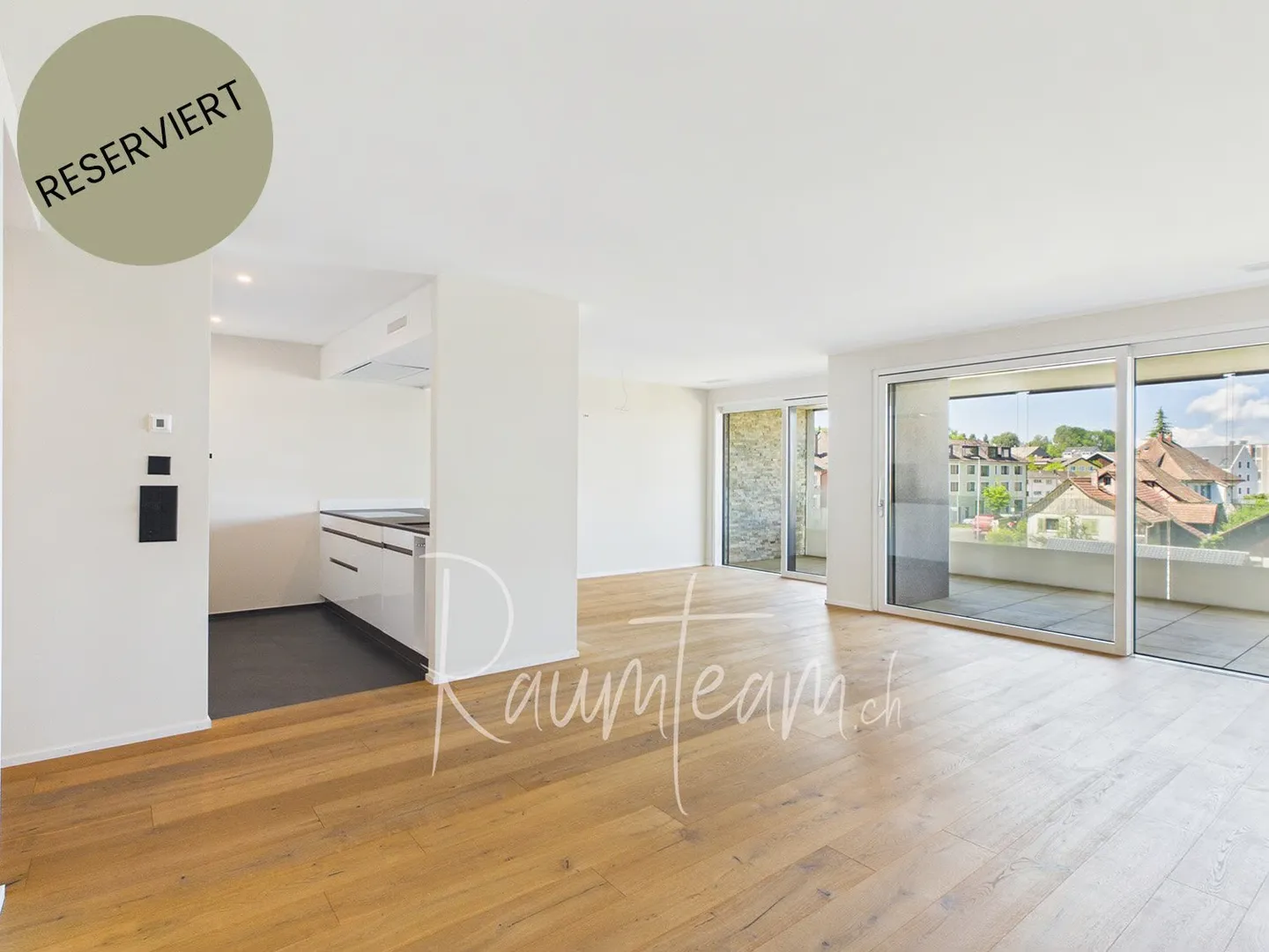 Stylish apartment with a panoramic view and top amenities - Photo 1 of 17