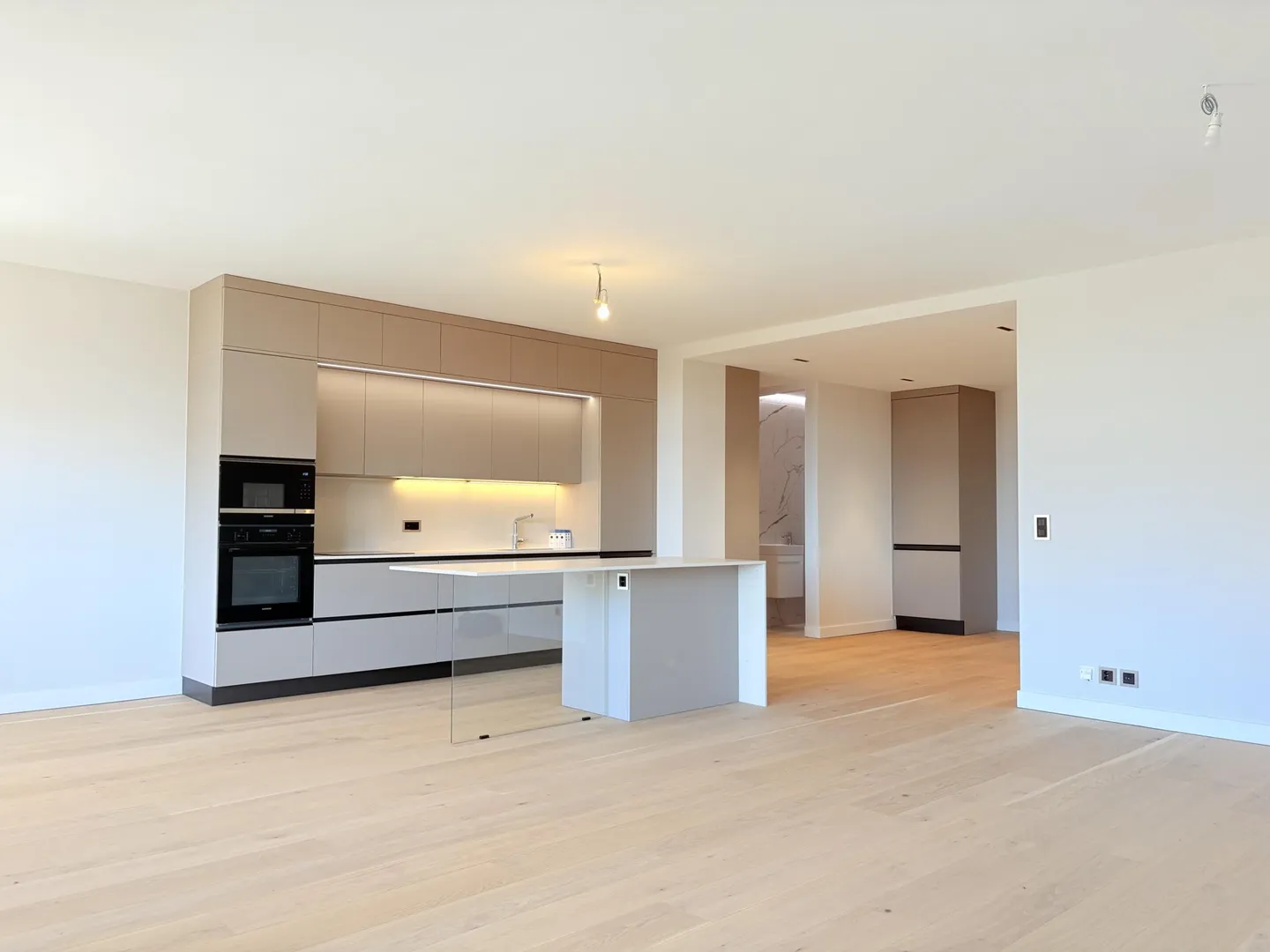 Wohnung kaufen - Foto 1 von 16