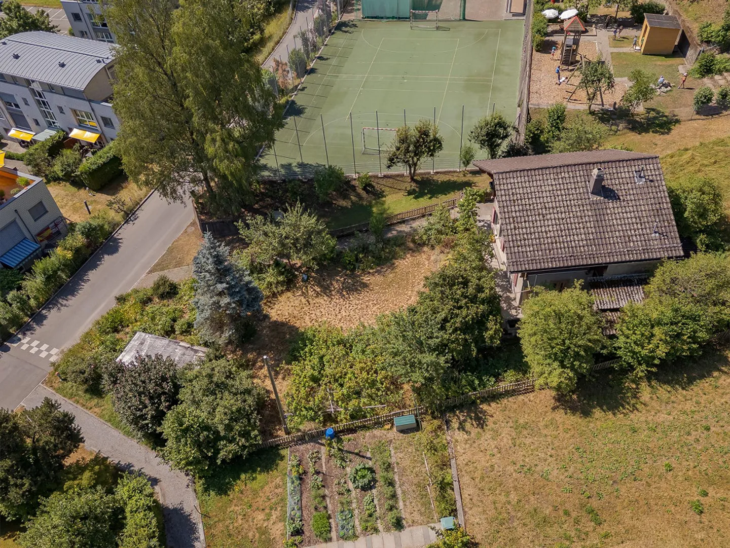 Propriété à rénover ou à démolir avec potentiel - Oberwangen/Köniz - Photo 2 sur 12