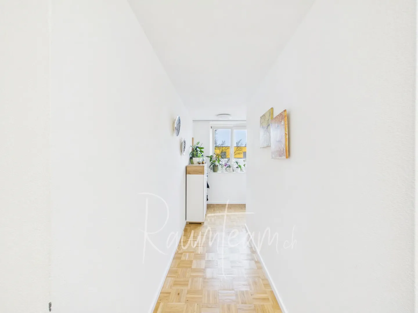 Bright 4.5 Room Apartment with Garden View - Photo 3 of 17