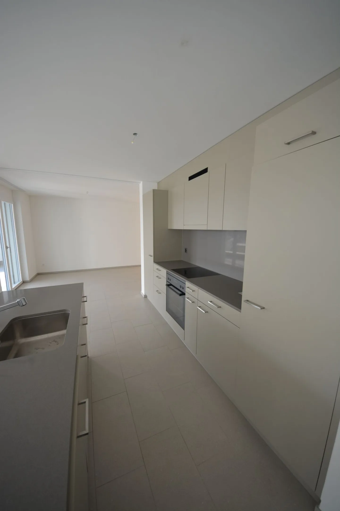 Attractive 3.5-room apartment in the center of Eschenbach seeks new tenant - Photo 2 of 11