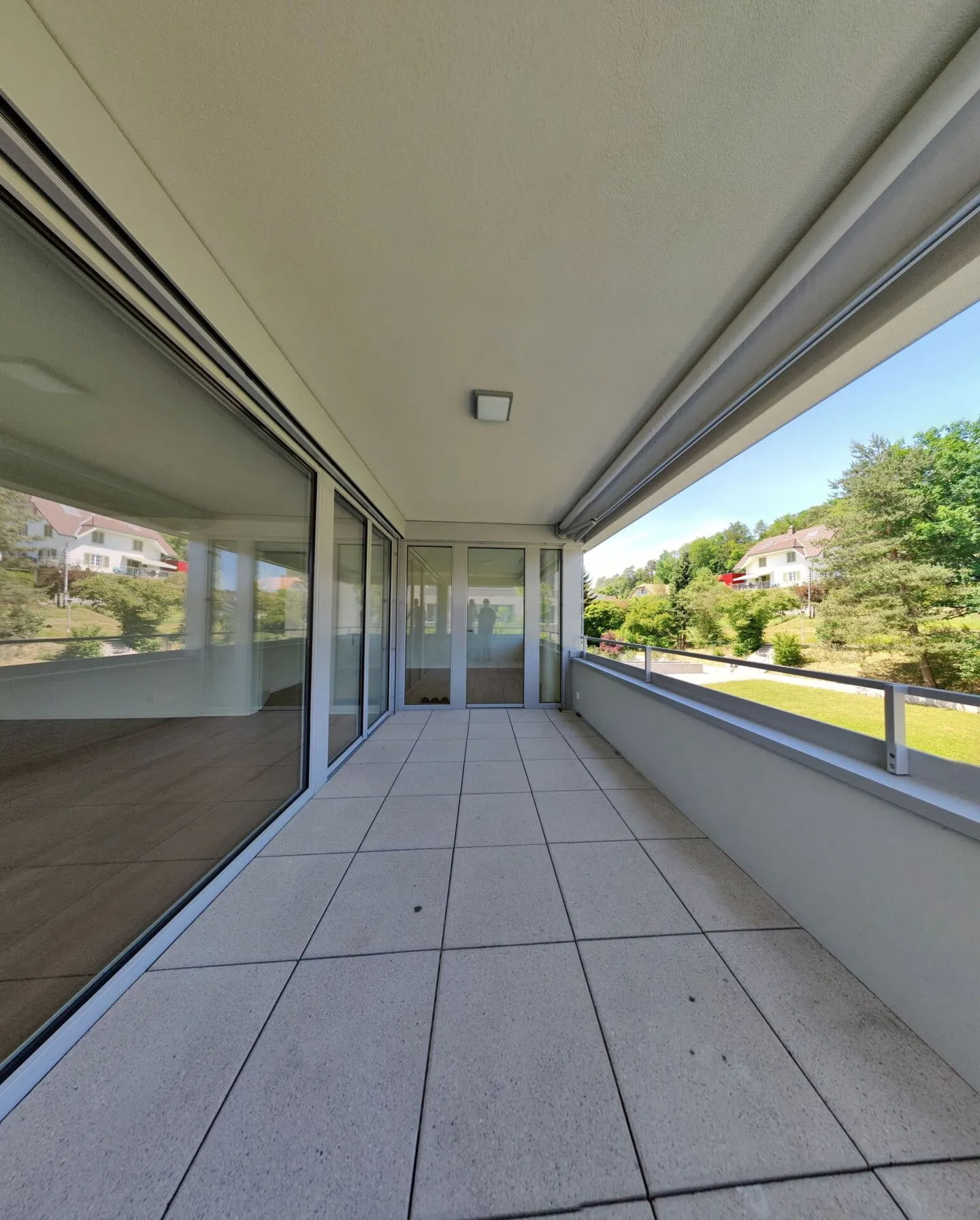 Il tuo moderno appartamento di 2,5 stanze con grande balcone - Foto 7 di 10