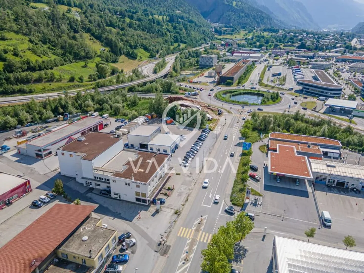 Gewerberäumlichkeiten in modernem Industriedesign - Foto 2 von 10