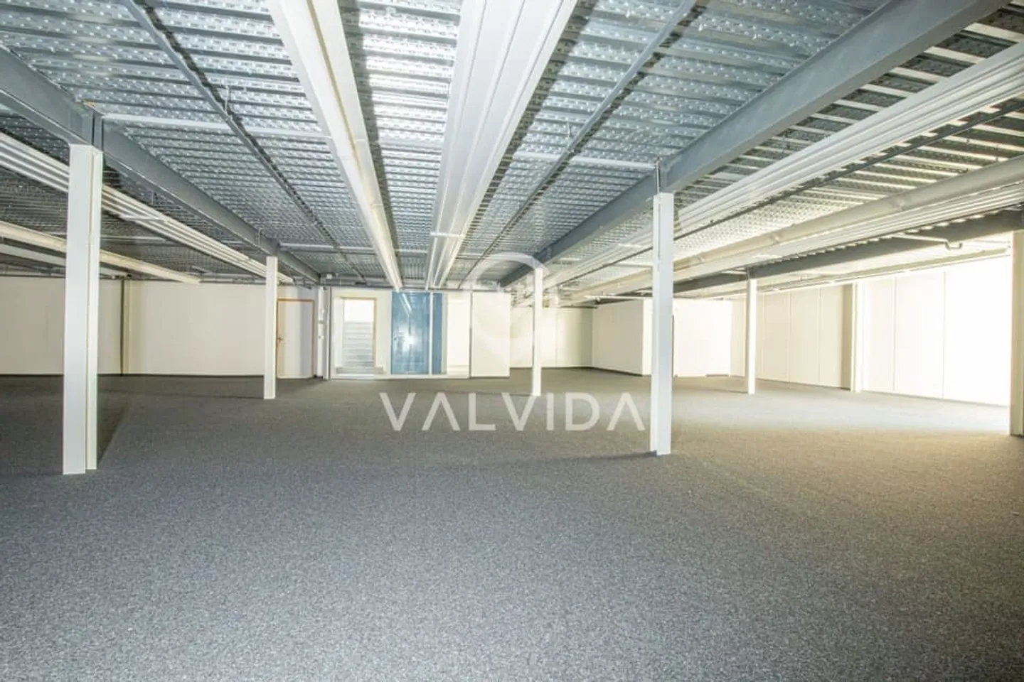 Gewerberäumlichkeiten in modernem Industriedesign - Foto 4 von 10