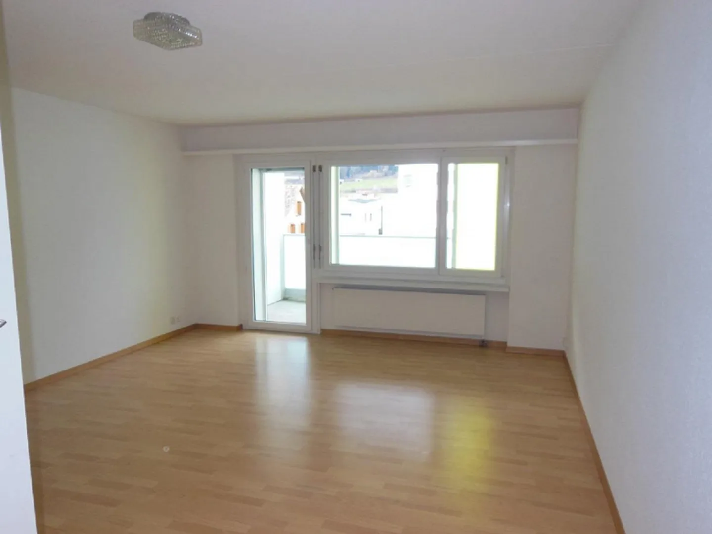 Bright 2-room apartment in a central location - Photo 5 of 9