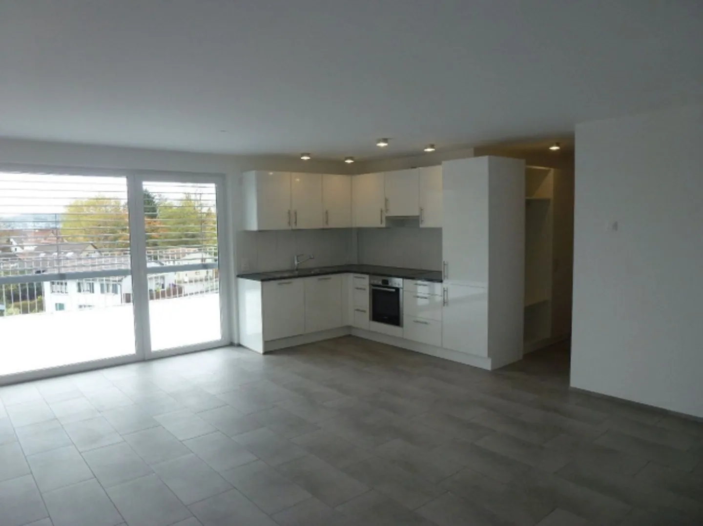 Casa plurifamiliare con 18 appartamenti – 5,15% di rendimento, garanzia di affitto per investitori - Foto 2 di 13