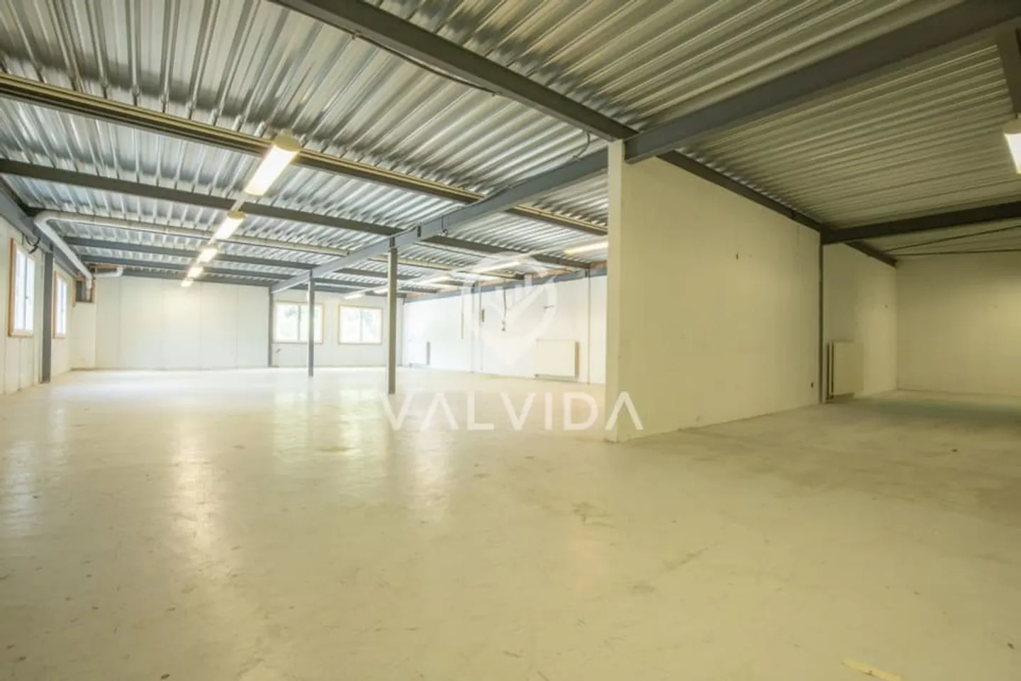 Gewerberäumlichkeiten in modernem Industriedesign - Foto 9 von 10