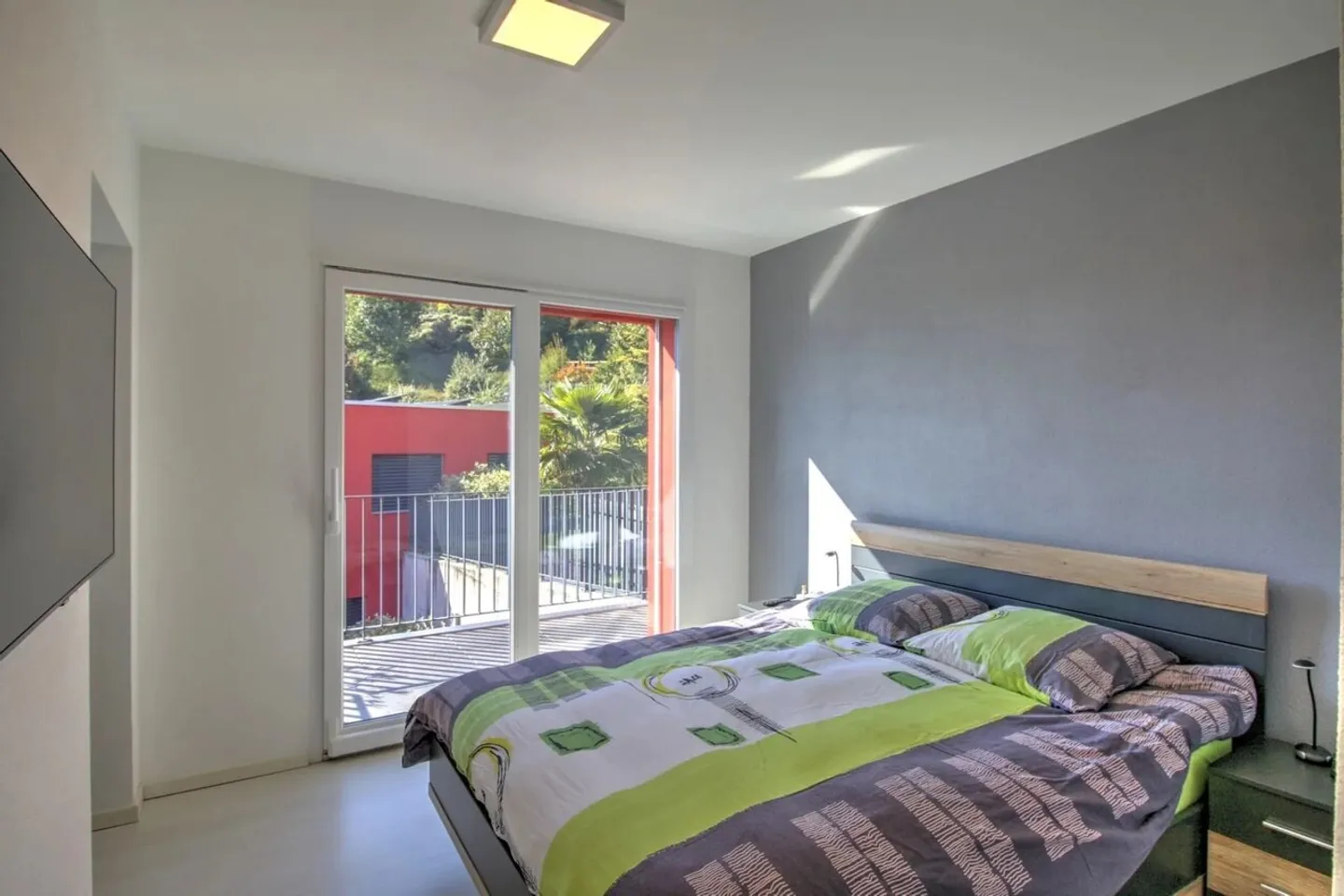 High-end penthouse with panoramic view - Photo 7 of 13