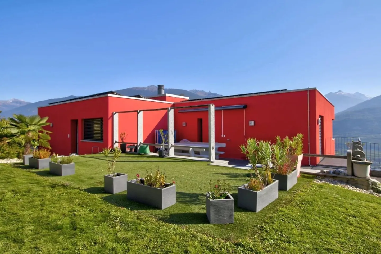 High-end penthouse with panoramic view - Photo 10 of 13