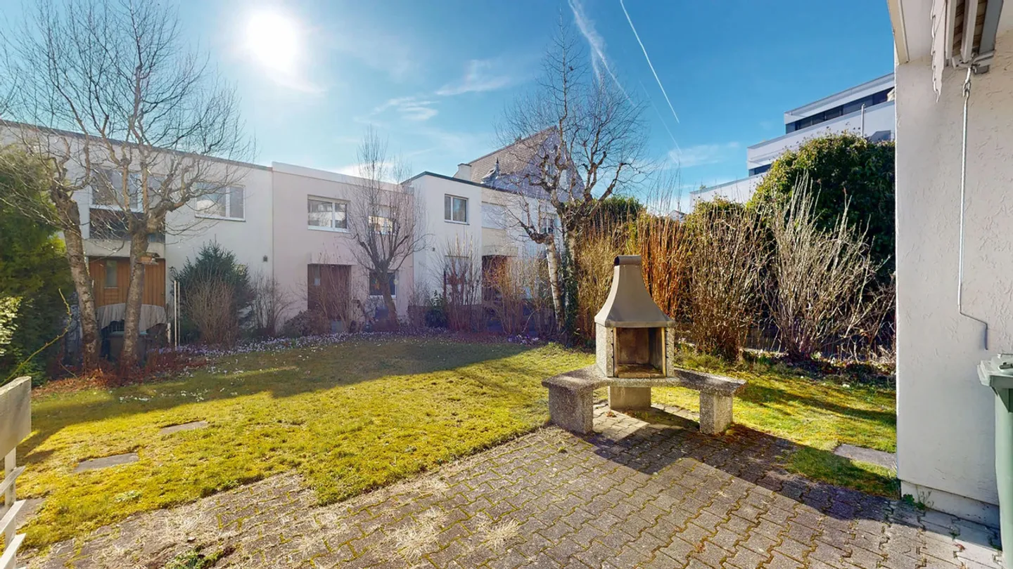 Maison semi-détachée de 4,5 pièces avec salle de loisirs et place de parking - Photo 5 sur 19