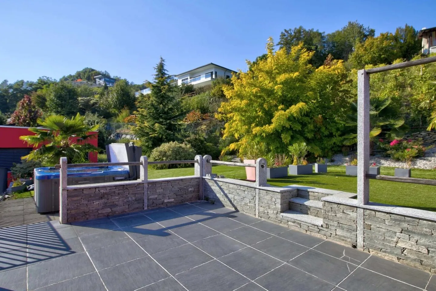 High-end penthouse with panoramic view - Photo 11 of 13