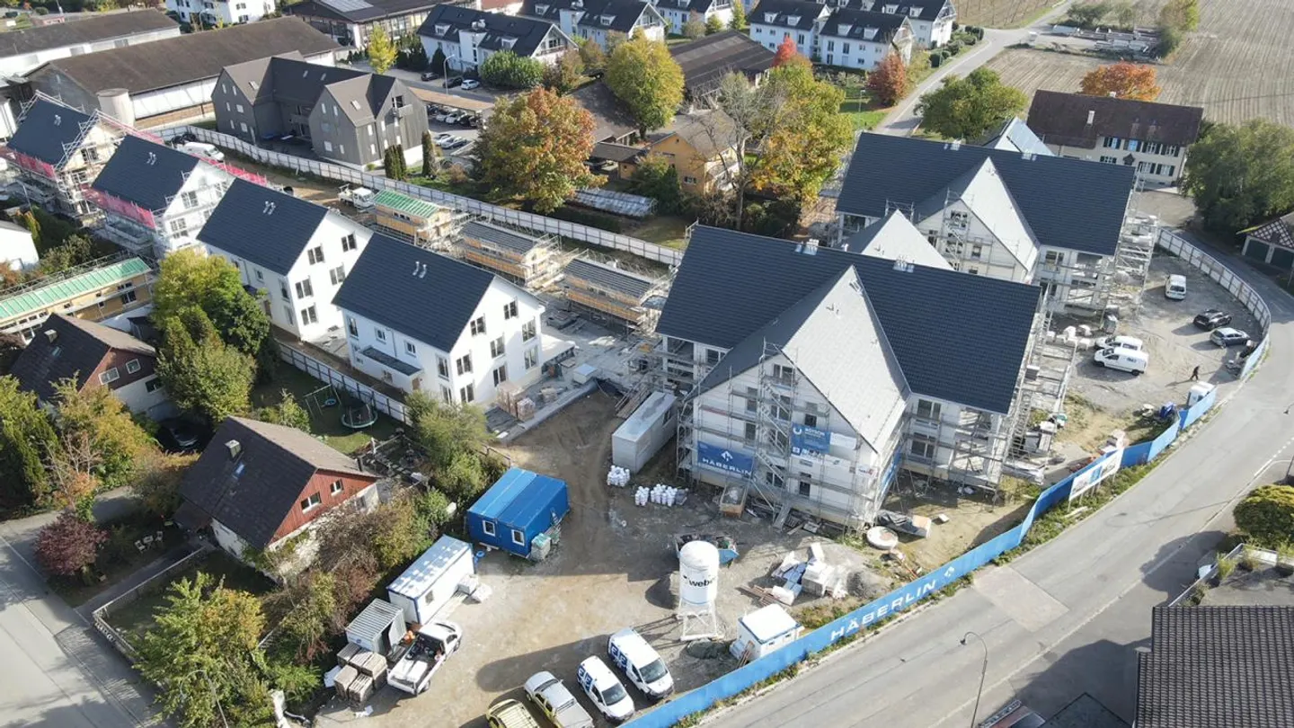 Modernes Doppelhaus im Zürcher Weinland - Foto 8 von 9