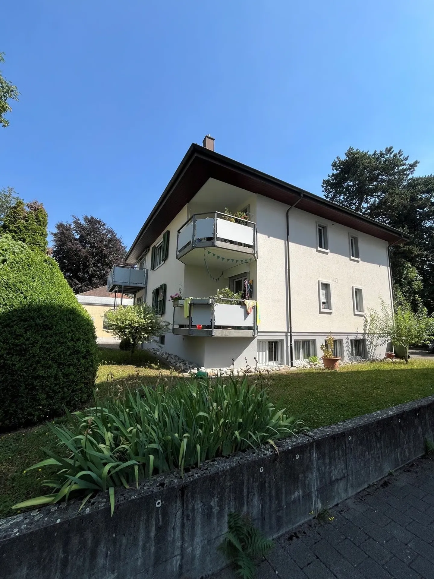 Charmante appartement 2 pièces avec nouveau balcon à Soleure - Photo 1 sur 9
