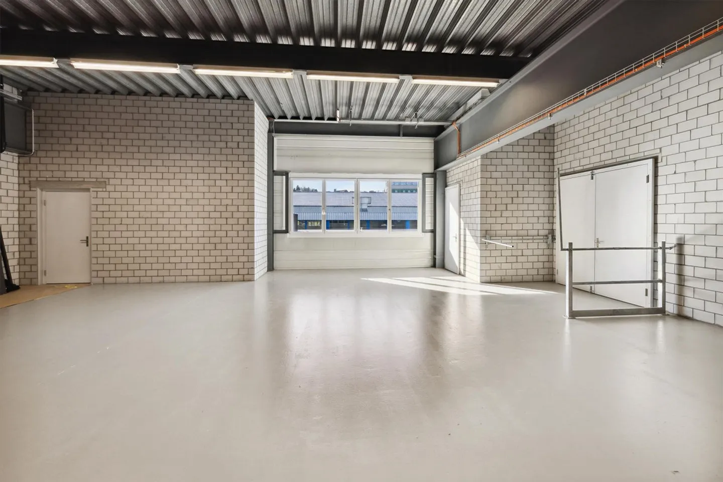 Seize Opportunities - High-Quality Office Spaces - Photo 6 of 6