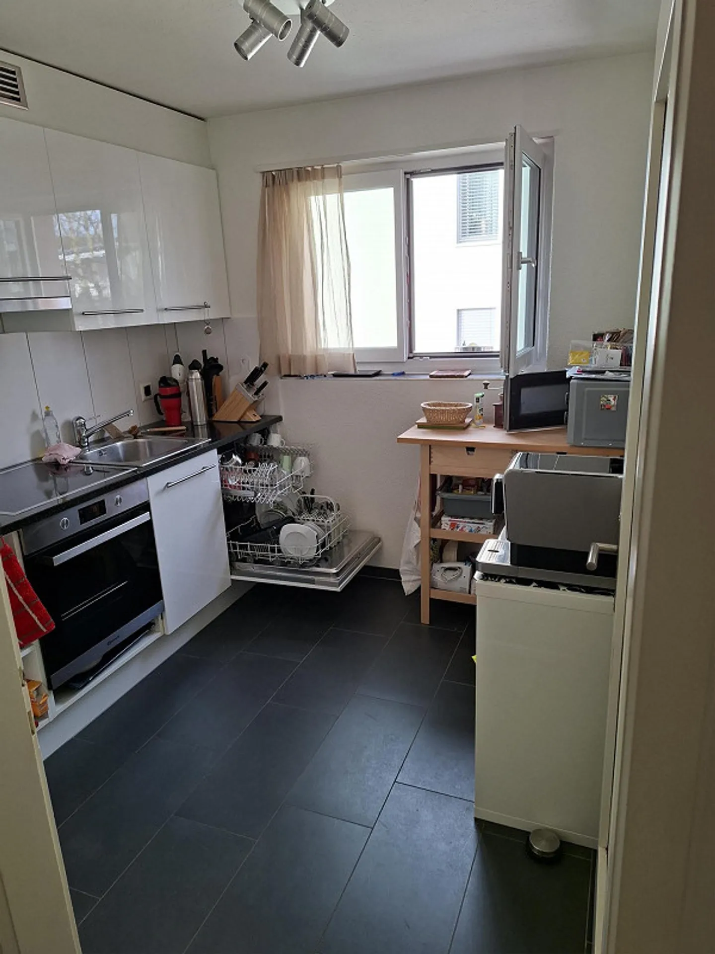 sonnige 3 Zi-WG mit zwei Balkonen im Dorfkern von Oberwinterthur - Foto 7 von 7