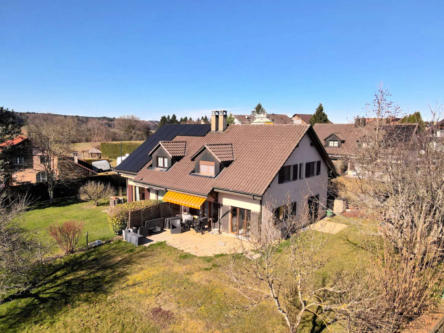 Villa a schiera di 5,5 stanze - Foto 2 di 8