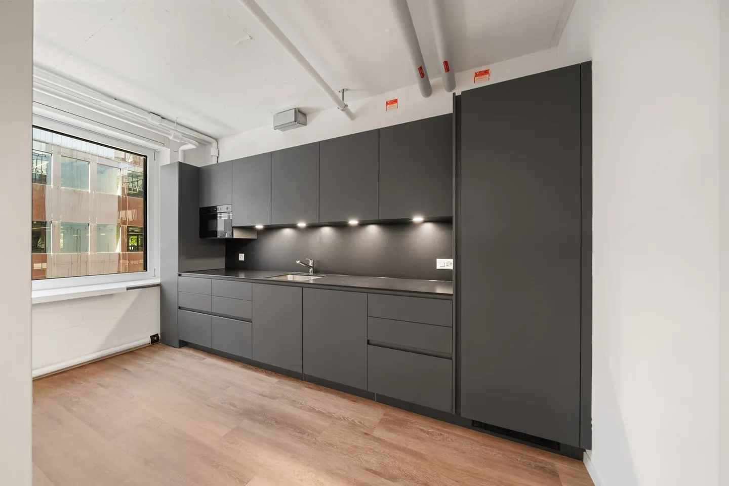 Baslerpark - affari come al solito - Foto 6 di 12