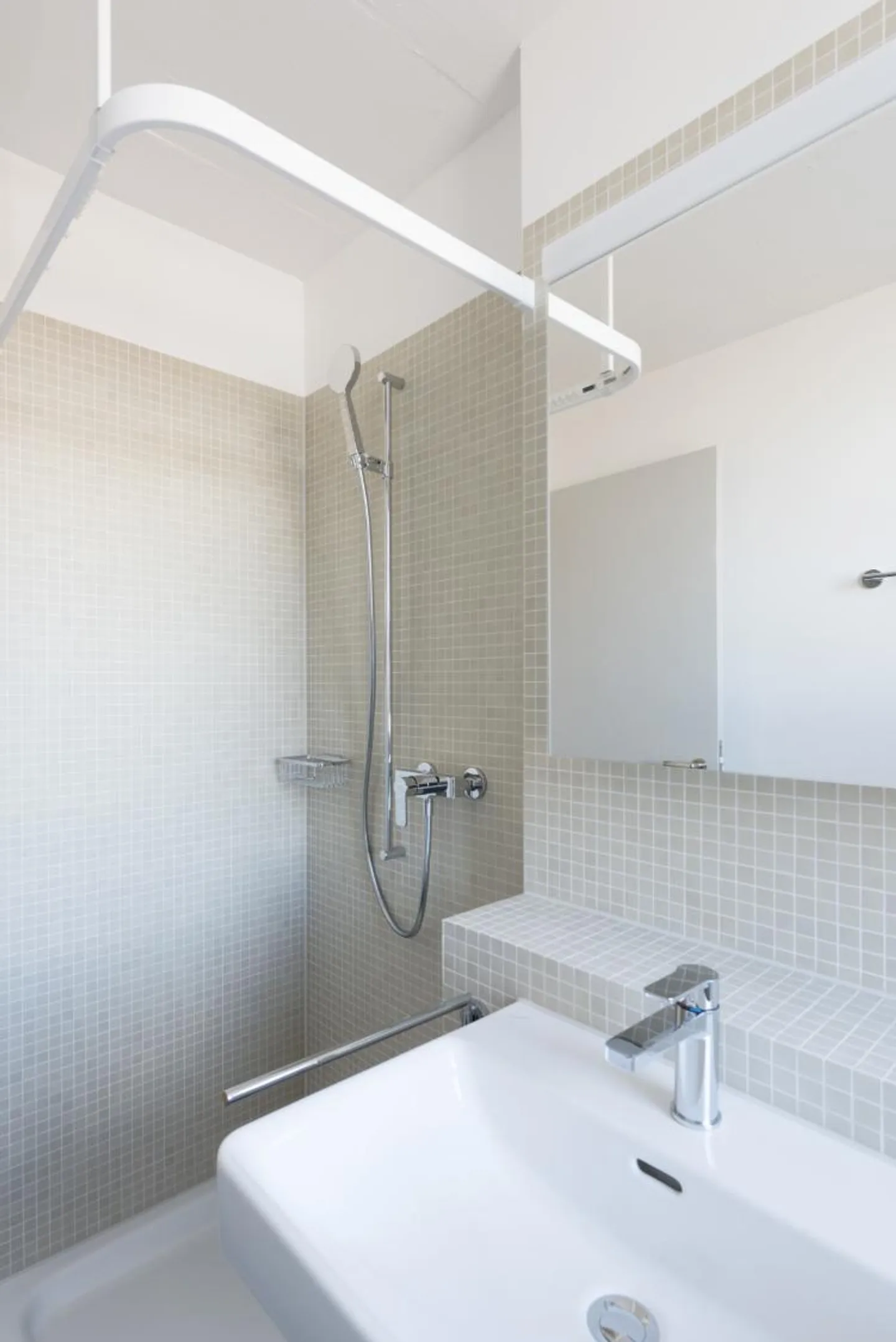 Modernes Apartment bei Bahnhof Schlieren - Foto 4 von 6