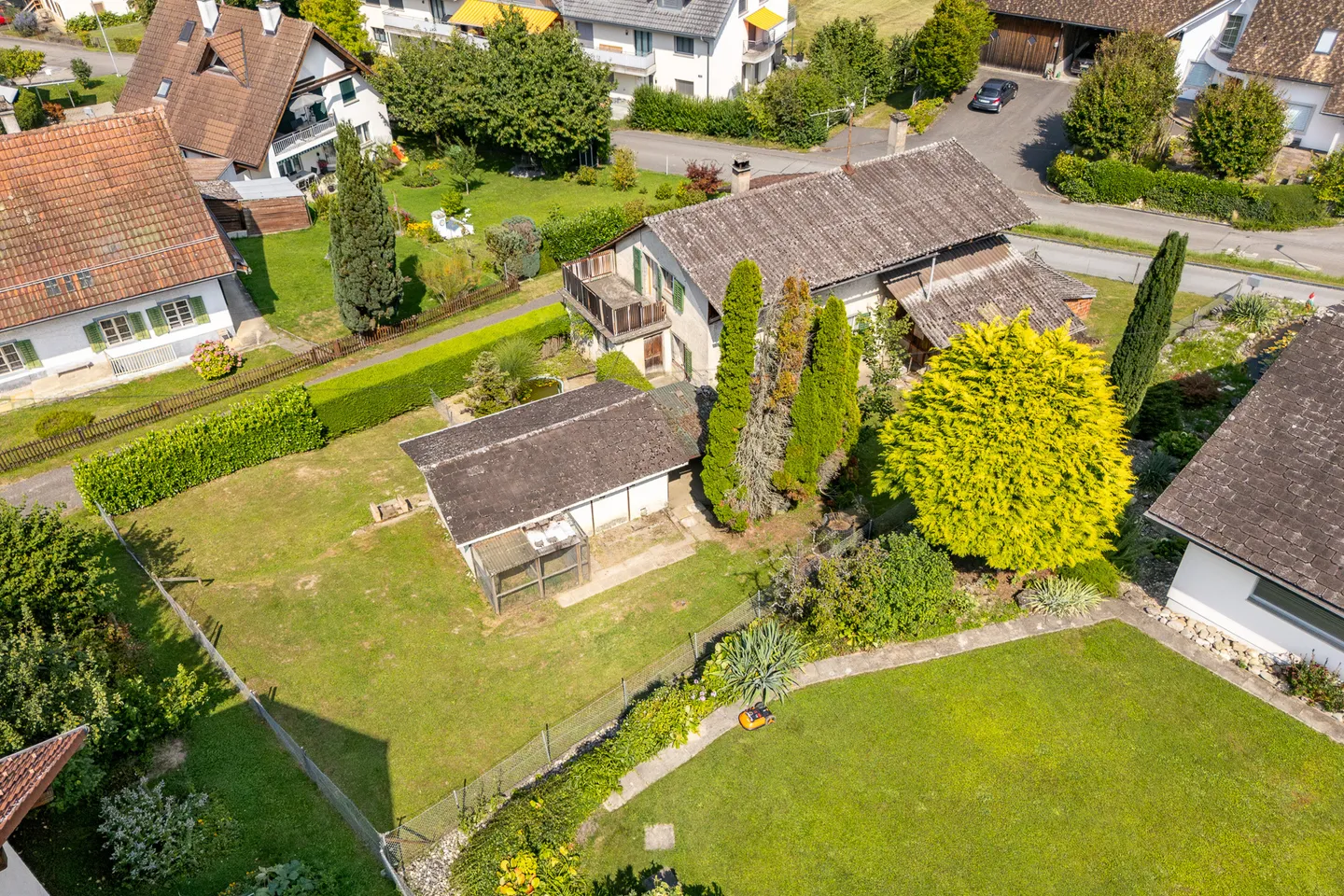 Casa unifamiliare con capanno e giardino - Foto 3 di 14