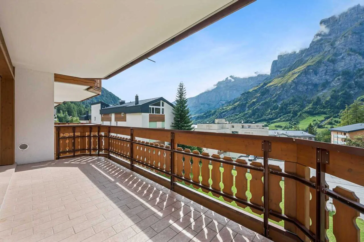 Luxe résidentiel alpin avec vue panoramique : résidence de 4,5 pièces à Leukerbad - Photo 4 sur 13