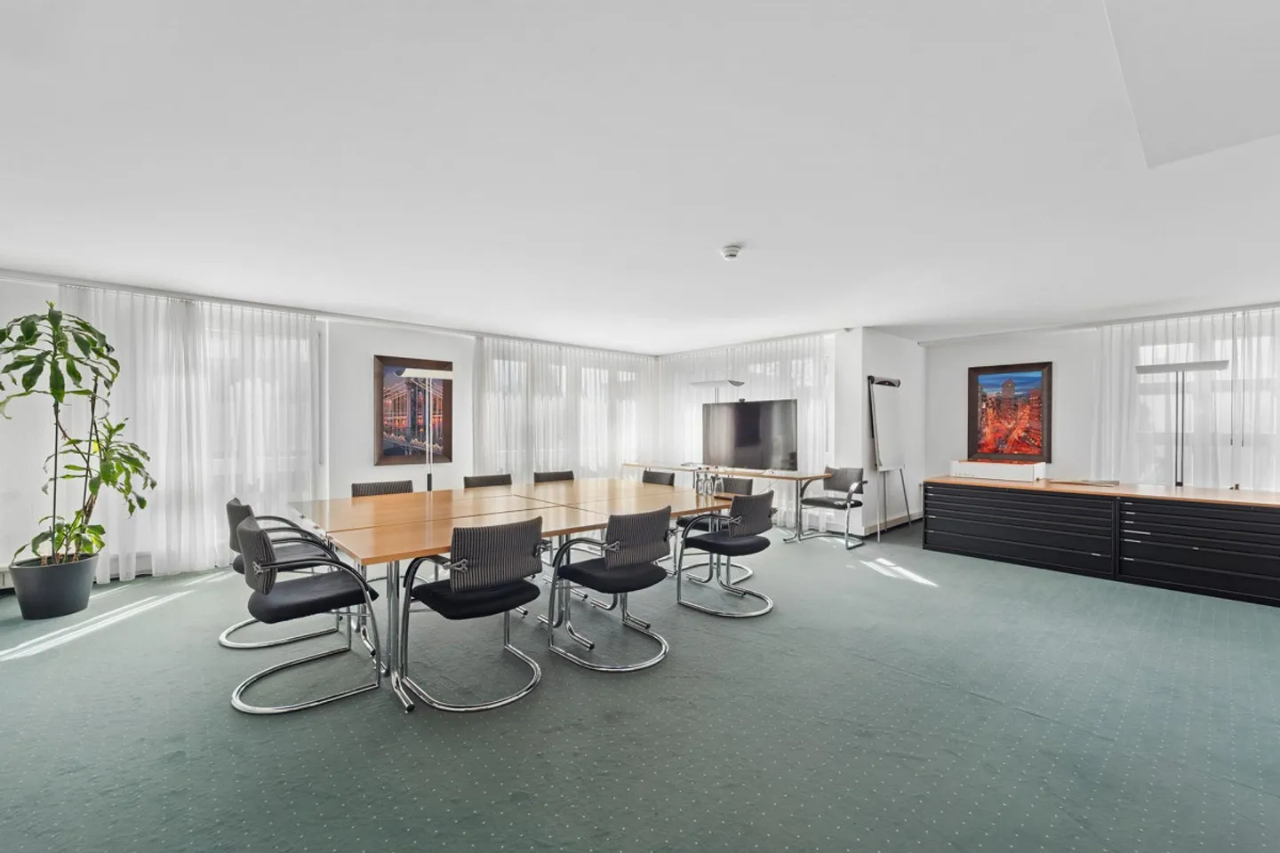 Versatile commercial spaces in prime location in Wil! - Photo 6 of 23