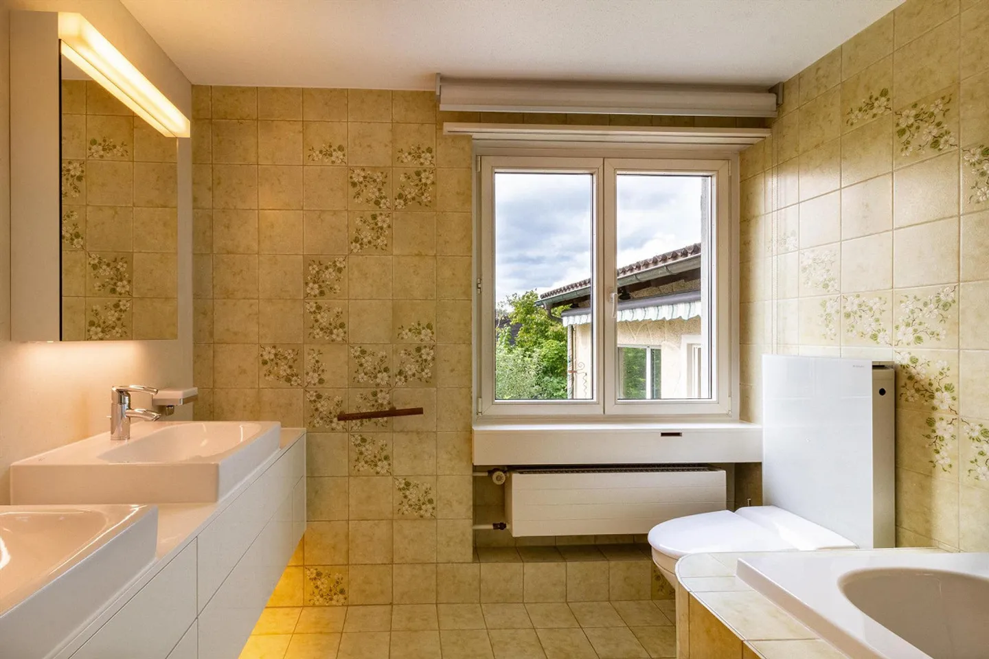 Ampio appartamento di 4½ stanze in una casa bifamiliare - Foto 4 di 19